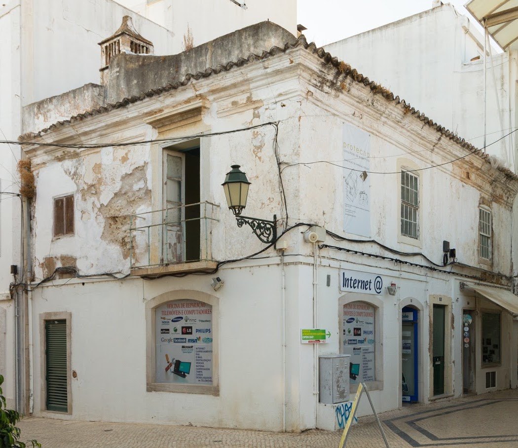 Casa da Baixa — Vista exterior antes da intervenção